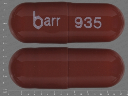 barr 935: (0555-1055) Claravis 20 mg Oral Capsule by Physicians Total Care, Inc.